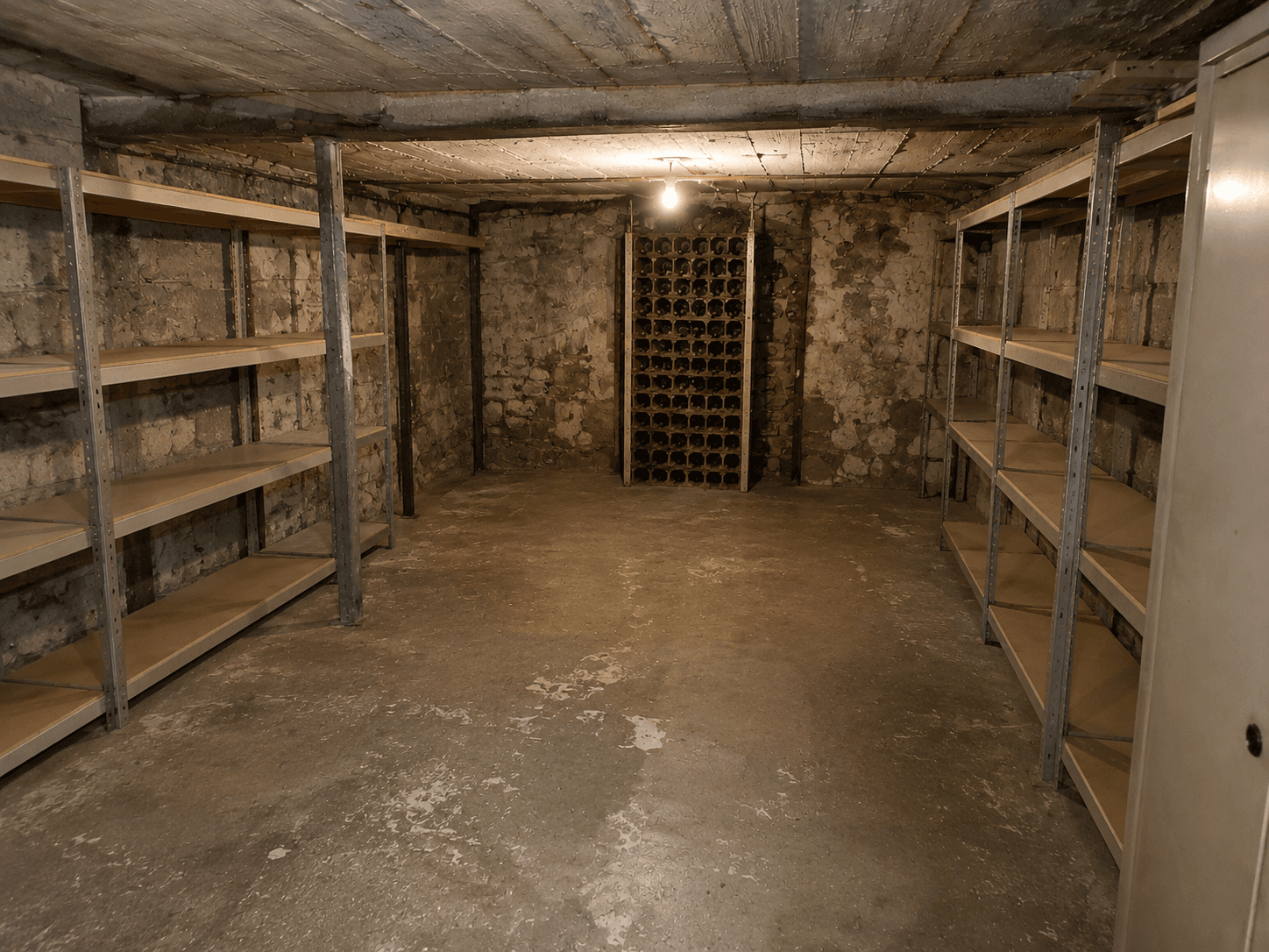 Cave encombrée entièrement vidée après